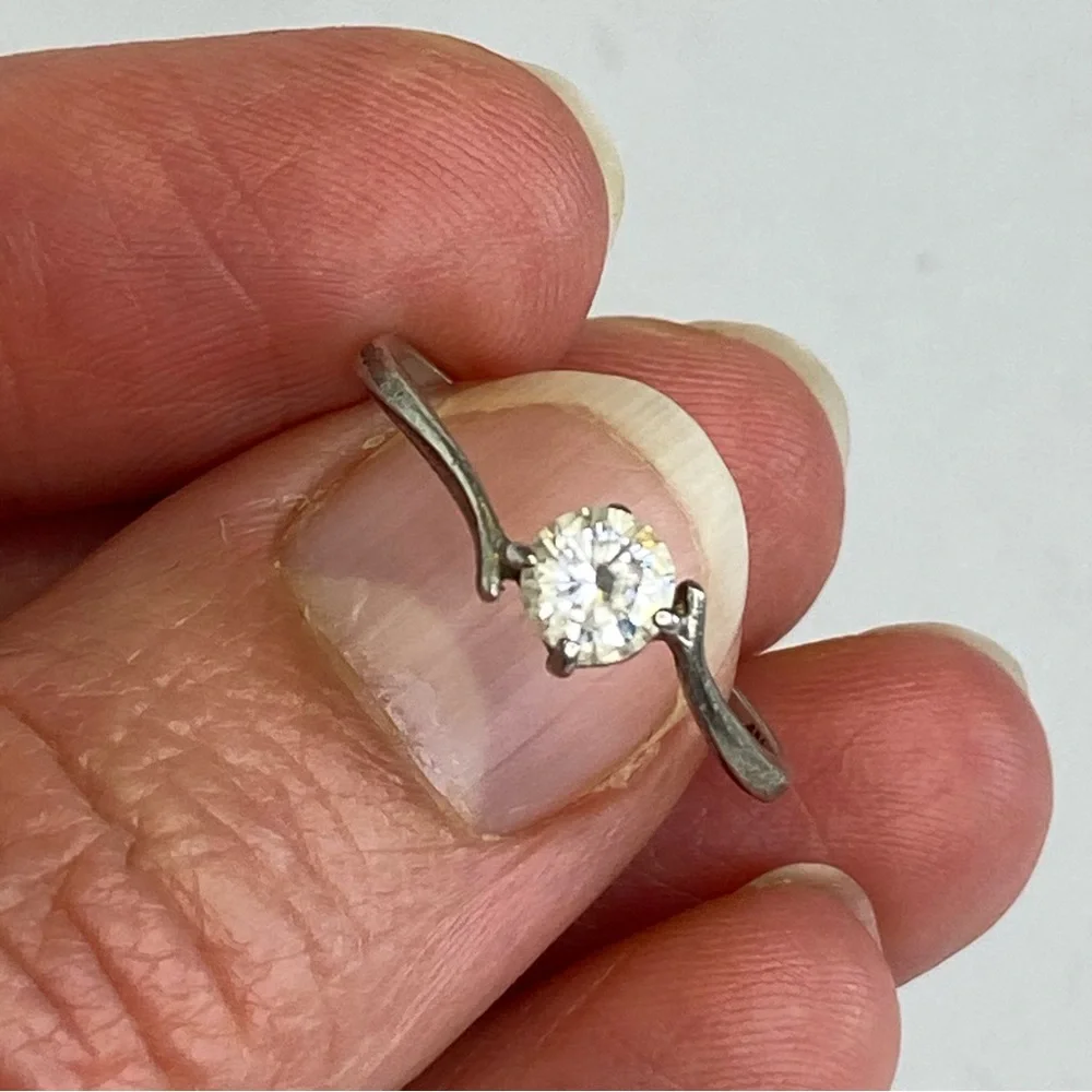 Sterling Silver‎ 925 Solitaire Ring Round Cut Cubic Zirconia Size 7.5